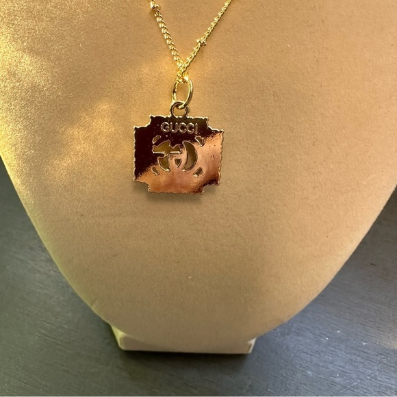 - Authentic Gucci Charm Zipper Pull Gold Tone Surrounded With Faux Pearl N… - Picture 5 of 5